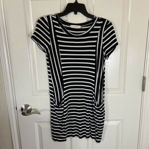 Les Amis Women's Black & White Striped Casual Dress Crew Neck Pockets Size S